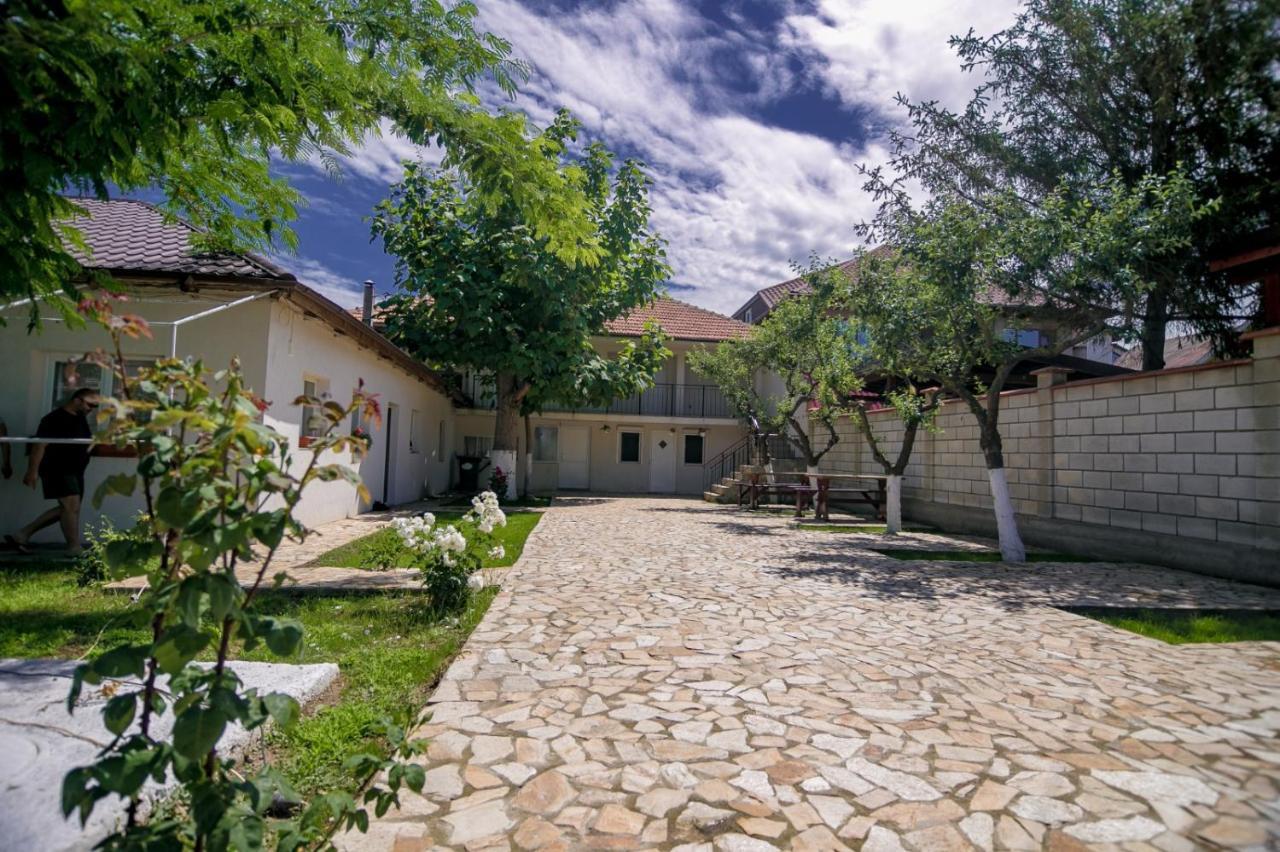 Hotel Casa Iordachescu Două Mai Exterior foto